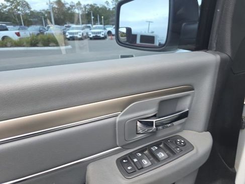 Used 2019 RAM 1500 Classic SLT image 10