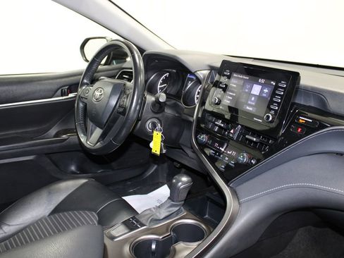 Used 2022 Toyota Camry SE image 31