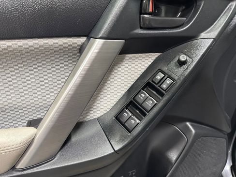 Used 2017 Subaru Forester 2.5i Premium w/ All-Weather Package image 23