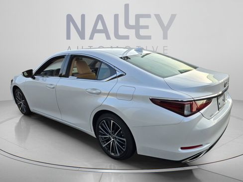 Used 2025 Lexus ES 350 w/ Premium Package FWD image 3