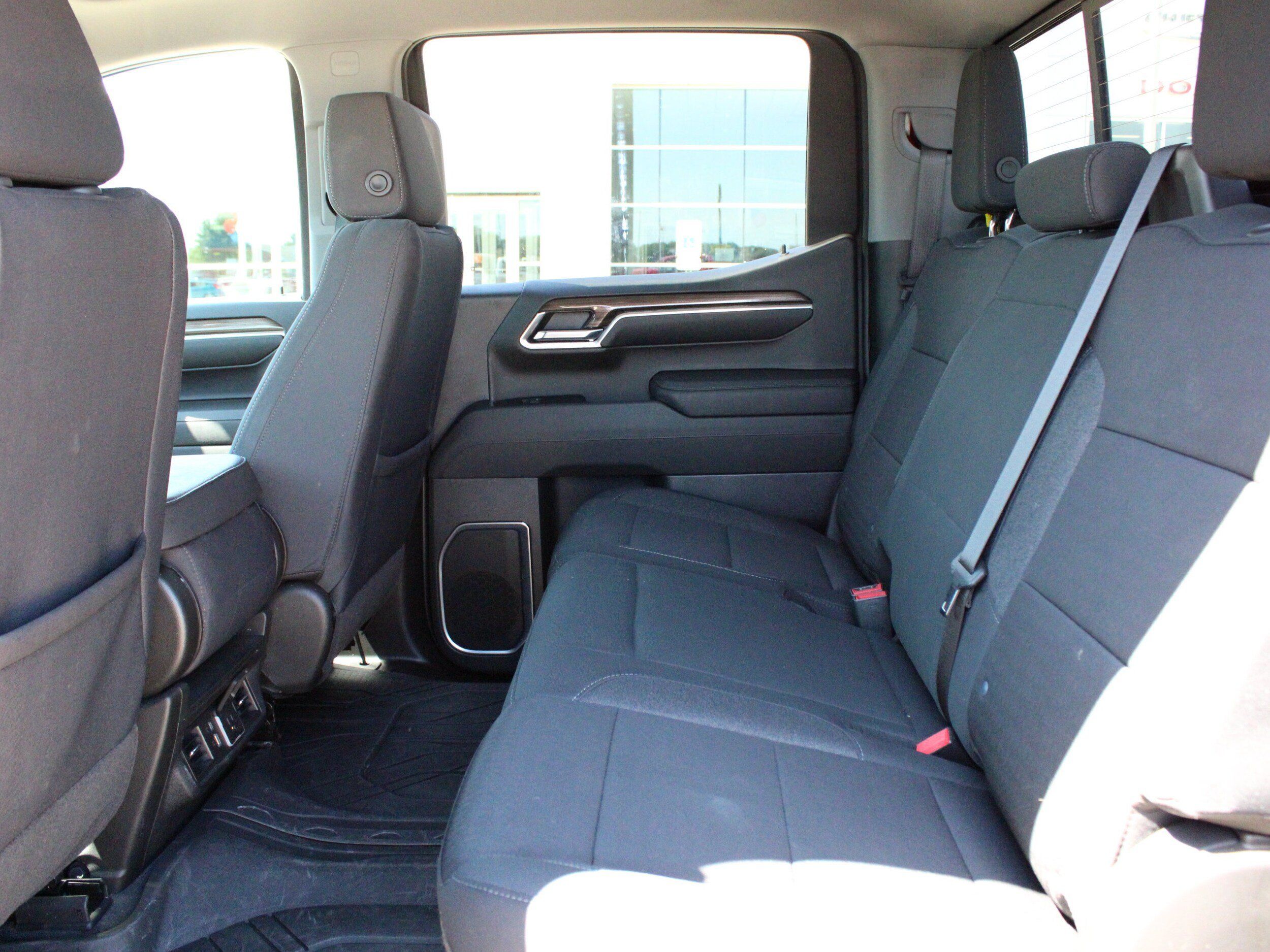 Used 2024 Chevrolet Silverado 1500 LT w/ Safety Package AWD/4WD image 36