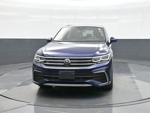 Used 2024 Volkswagen Tiguan SEL R-Line w/ MDO Package, Two-Row AWD/4WD image 2