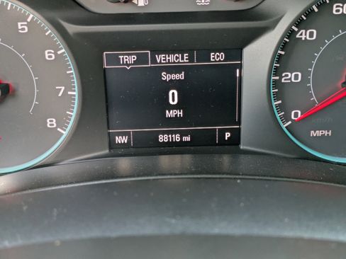 Used 2018 Chevrolet Equinox LT image 28