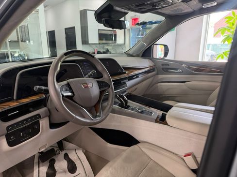 Used 2024 Cadillac Escalade ESV Sport Platinum AWD/4WD image 13