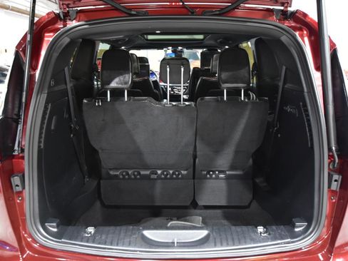 Used 2020 Chrysler Pacifica Limited FWD image 62
