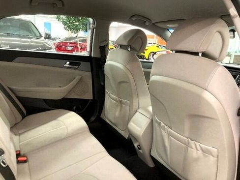 Used 2017 Hyundai Sonata SE image 13
