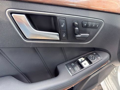 Used 2012 Mercedes-Benz E 350 4MATIC Sedan image 23