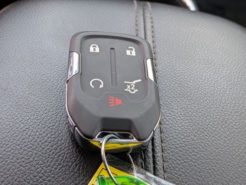 Used 2022 GMC Terrain SLE w/ Driver Convenience Package FWD image 34