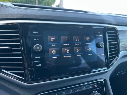 Certified 2023 Volkswagen Atlas Cross Sport SE w/ Panoramic Sunroof Package AWD/4WD image 14