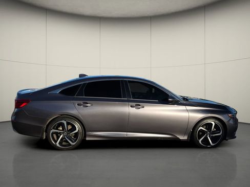 Used 2019 Honda Accord Sport image 10