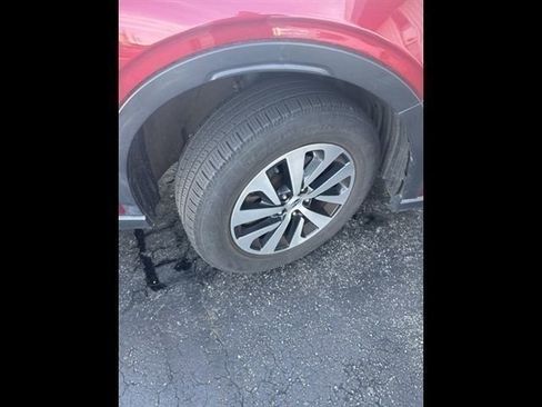 Used 2021 Subaru Outback Premium image 15