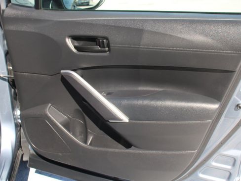 Used 2024 Toyota Corolla Cross AWD Hybrid image 17