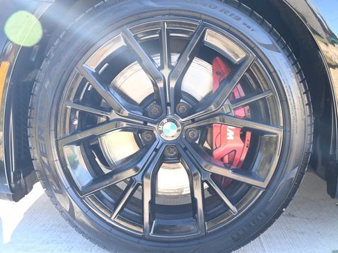 Used 2022 BMW M550i xDrive w/ Premium Package image 57