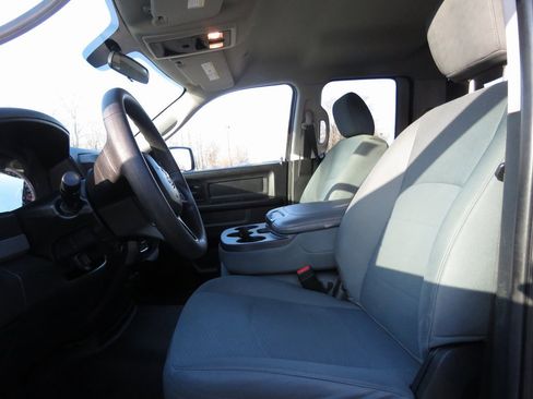 Used 2018 RAM 1500 Express image 10