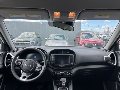 Used 2025 Kia Soul LX w/ LX Technology Package image 31