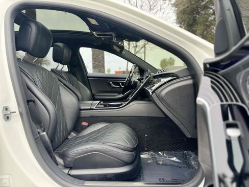 Used 2021 Mercedes-Benz S 580 4MATIC Sedan w/ AMG Line image 48