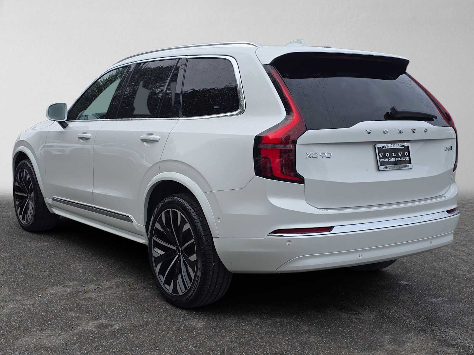 Used 2026 Volvo XC90 B6 Plus w/ Protection Package Premier AWD/4WD image 5