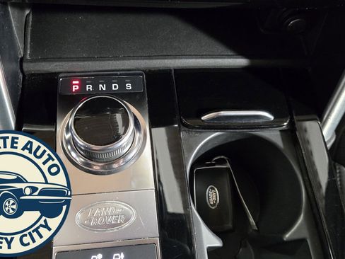 Used 2019 Land Rover Discovery HSE image 20