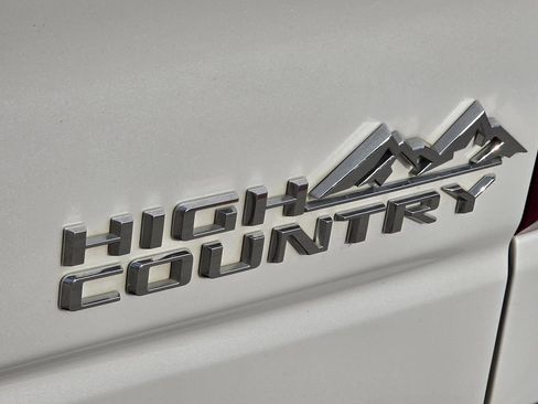 Used 2023 Chevrolet Silverado 1500 High Country w/ High Country Premium Package AWD/4WD image 42