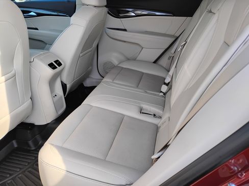 Used 2023 Buick Envision Essence image 17