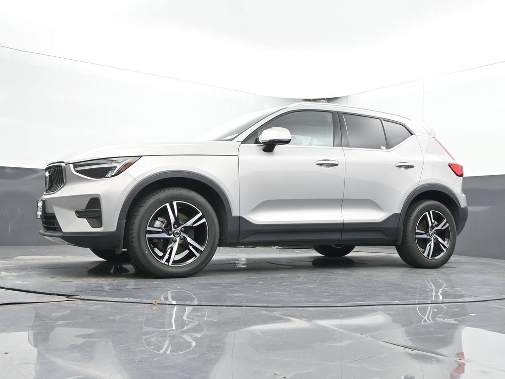 Used 2024 Volvo XC40 B5 Core AWD/4WD image 46
