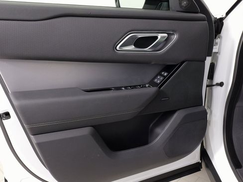 Used 2023 Land Rover Range Rover Velar R-Dynamic S image 25