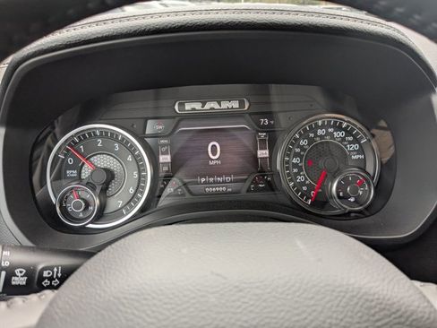 Used 2024 RAM 1500 Laramie image 11