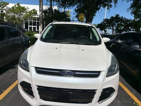 Used 2016 Ford Escape Titanium w/ Equipment Group 301A FWD image 4