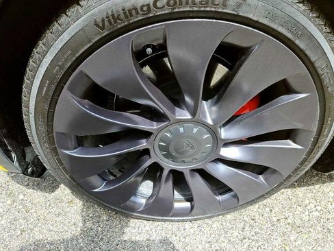 Used 2021 Tesla Model Y Performance image 10