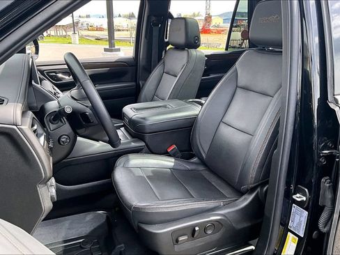 Used 2024 Chevrolet Tahoe High Country AWD/4WD image 25