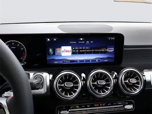 Certified 2025 Mercedes-Benz GLB 250 4MATIC image 23