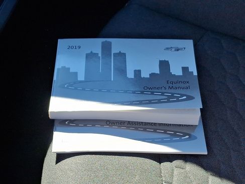 Used 2019 Chevrolet Equinox LT image 28