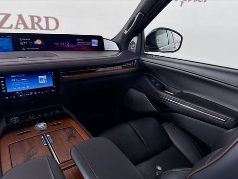 Certified 2025 Lincoln Navigator Black Label AWD/4WD image 28