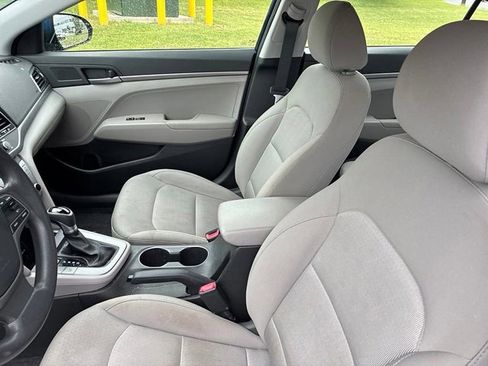Used 2018 Hyundai Elantra SE FWD image 25