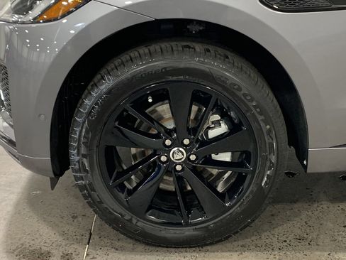 Certified 2025 Jaguar F-PACE R-Dynamic S AWD/4WD image 10