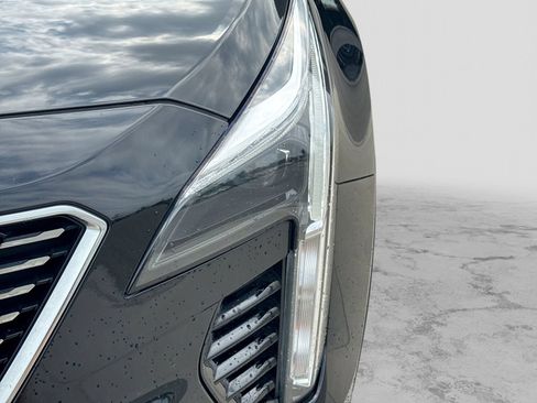 Used 2019 Cadillac XT4 Premium Luxury w/ Cold Weather Package FWD image 13