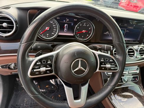 Used 2019 Mercedes-Benz E 300 image 10