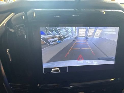 Used 2021 Chevrolet Traverse LT FWD image 9