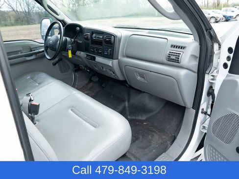 Used 2005 Ford F350 2WD Regular Cab DRW Super Duty image 24