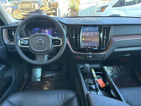 Used 2024 Volvo XC60 B5 Plus w/ Protection Package Premier image 11