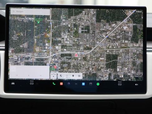 Used 2021 Tesla Model S Plaid image 27