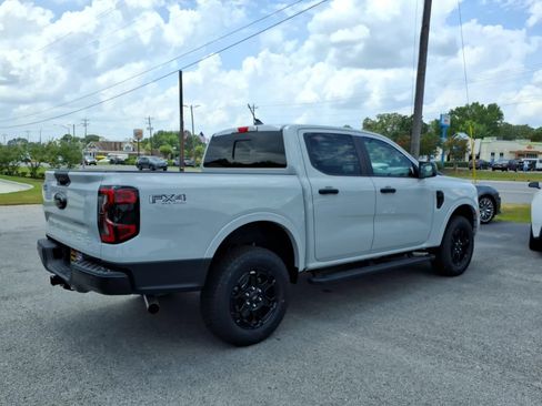 New 2026 Ford Ranger XLT w/ Equipment Group 301A High AWD/4WD image 4