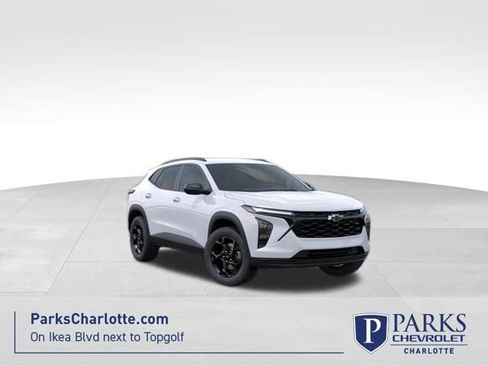 New 2026 Chevrolet Trax LT w/ Driver Confidence Package FWD image 1