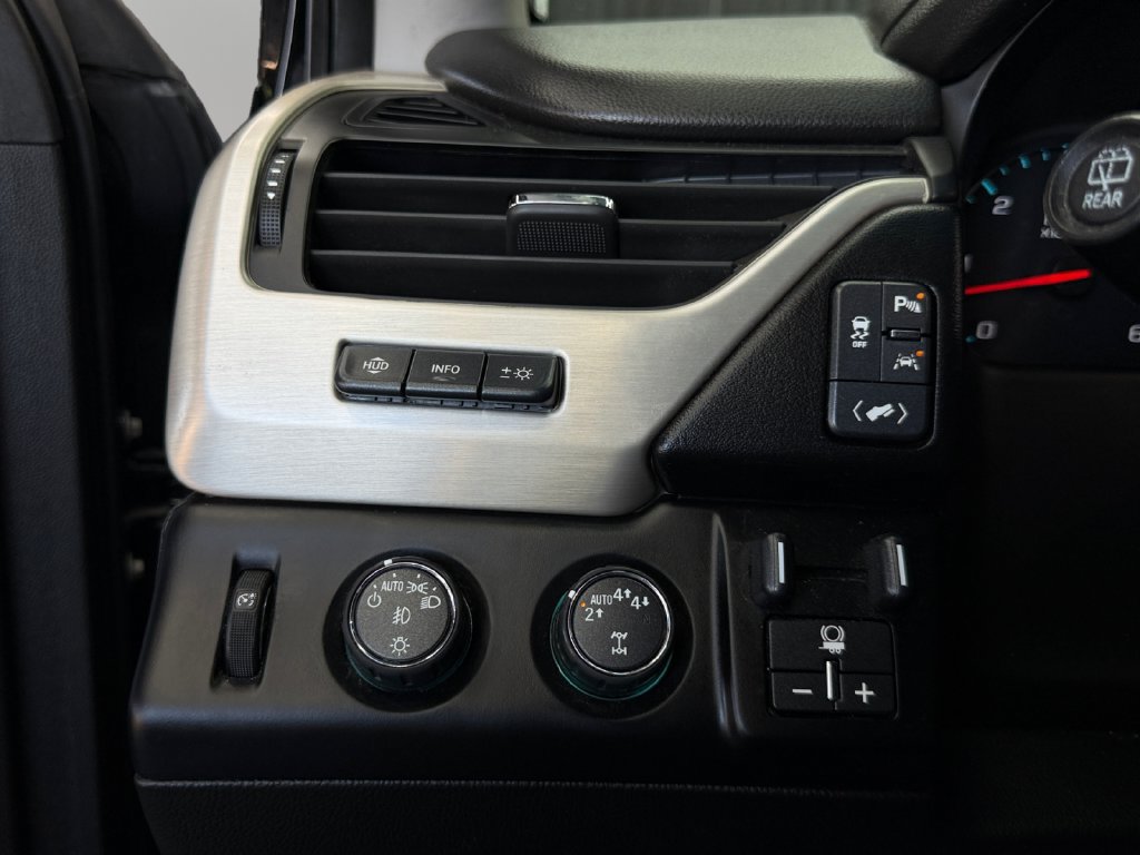 Used 2019 GMC Yukon XL Denali w/ Open Road Package AWD/4WD image 17