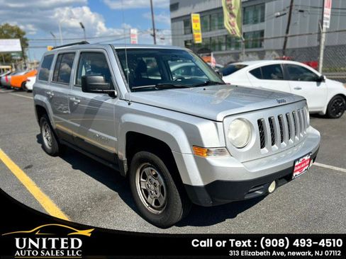 Used 2013 Jeep Patriot Sport w/ PWR Value Group image 2