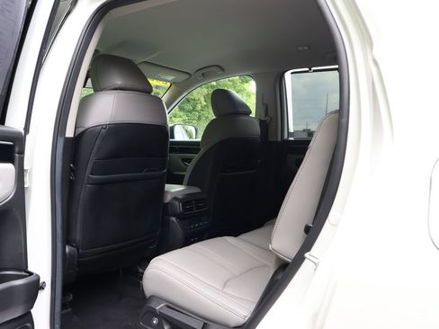 Used 2025 Honda Pilot EX-L image 45