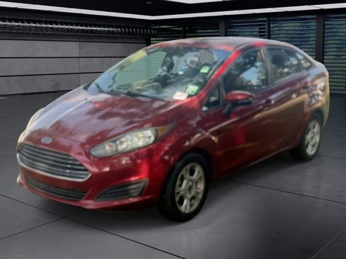 Used 2015 Ford Fiesta SE w/ Comfort Package image 1
