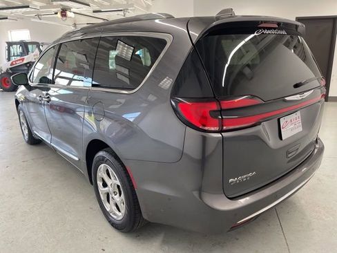 Used 2021 Chrysler Pacifica Limited w/ Premium & Safety Sphere Group AWD/4WD image 7