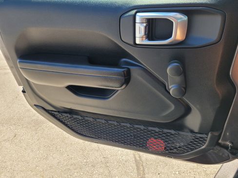 Used 2021 Jeep Wrangler Unlimited Sport image 38