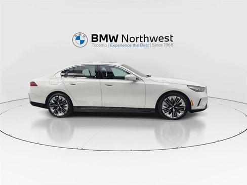 New 2026 BMW i5 eDrive40 AWD/4WD image 5